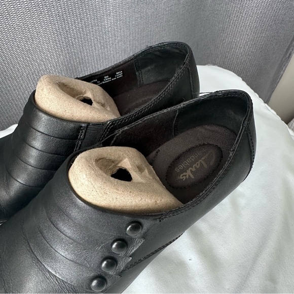 CLARKS INGALLS FALLS WOMENS SLIP-ON SHOES/ Size: 9 - Picture 4 of 15